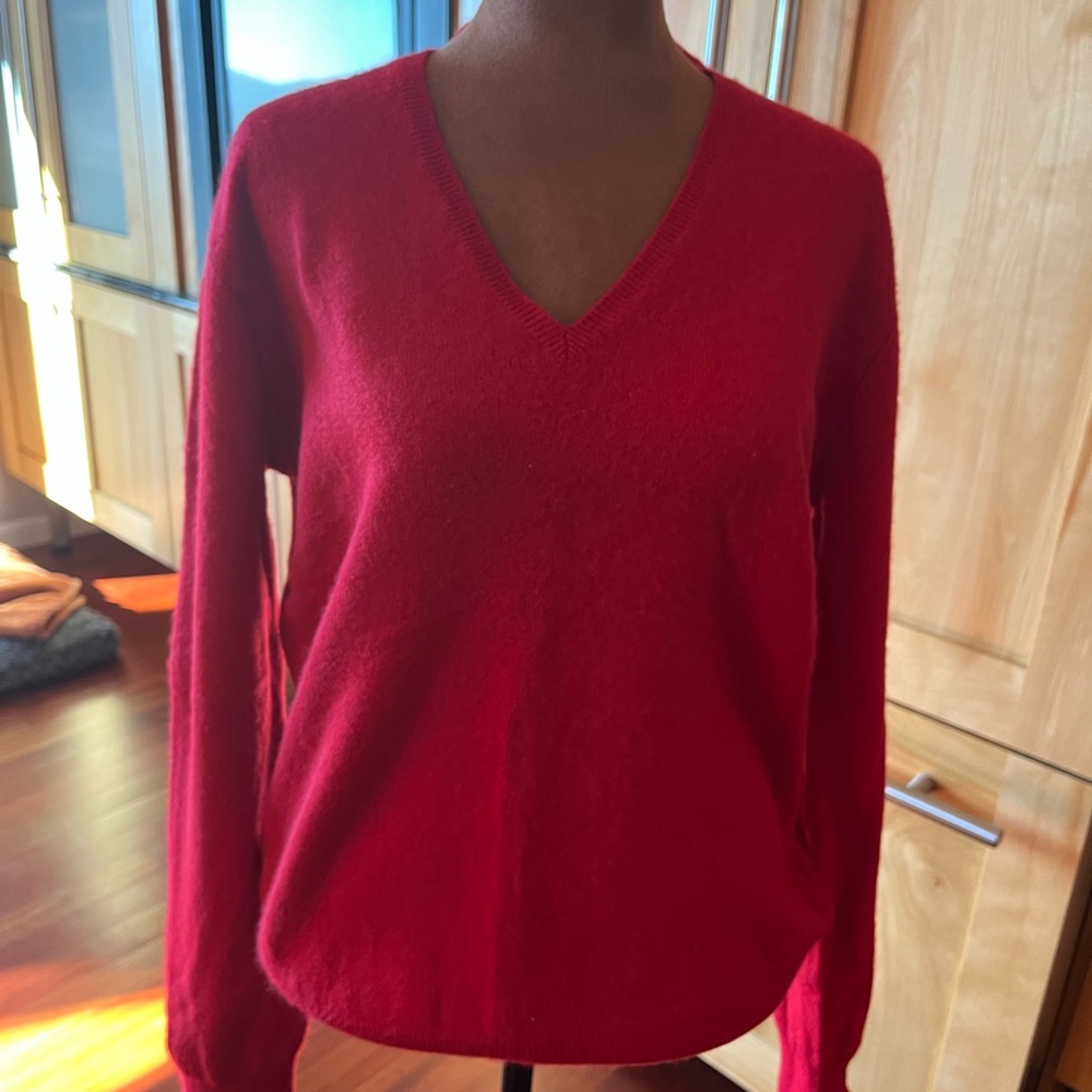 Ralph Lauren Women's Cashmere V-Neck Sweater in Bold Red